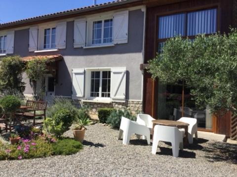 Loft Atypique Bed & Breakfast Villeneuve-de-Riviere ภายนอก รูปภาพ