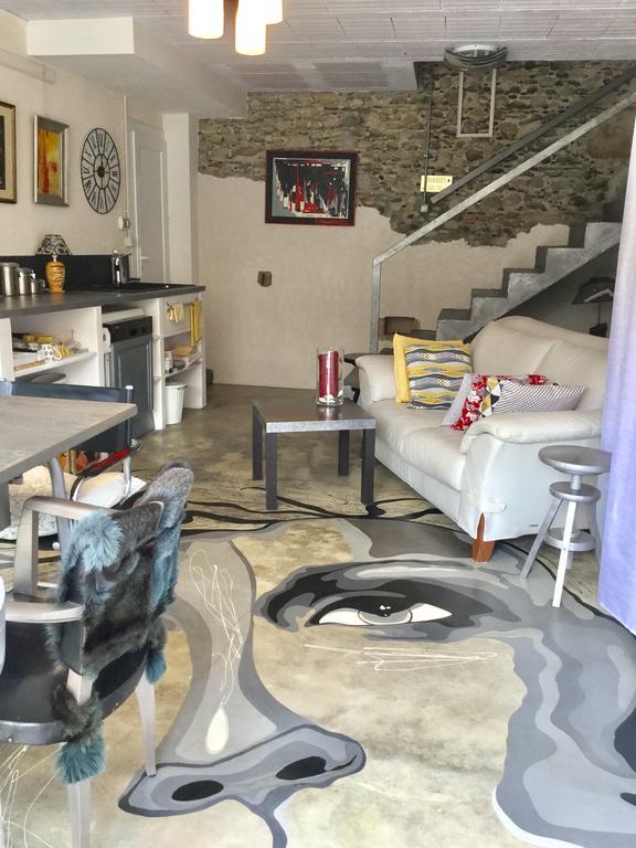 Loft Atypique Bed & Breakfast Villeneuve-de-Riviere ภายนอก รูปภาพ
