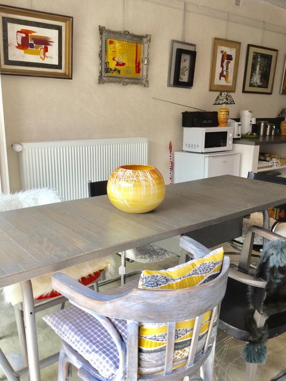 Loft Atypique Bed & Breakfast Villeneuve-de-Riviere ภายนอก รูปภาพ